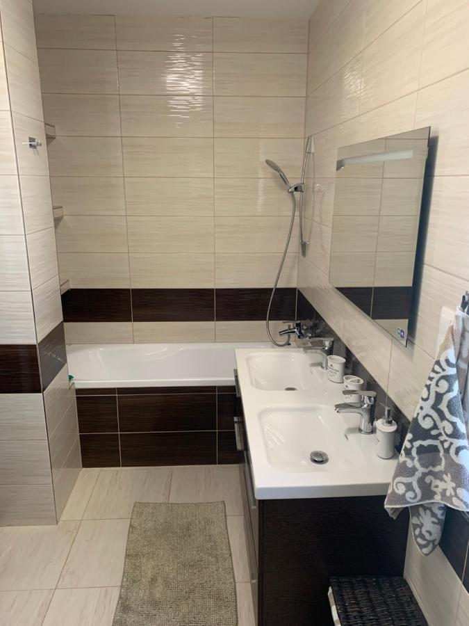 Modern 2 Bed House Near Bratislava With Parking Apartment Rovinka ภายนอก รูปภาพ