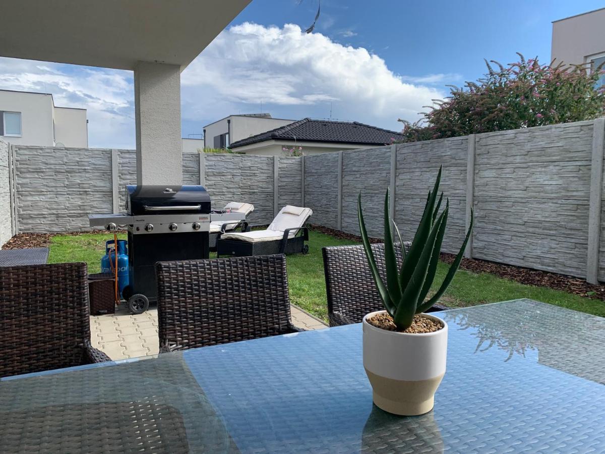 Modern 2 Bed House Near Bratislava With Parking Apartment Rovinka ภายนอก รูปภาพ